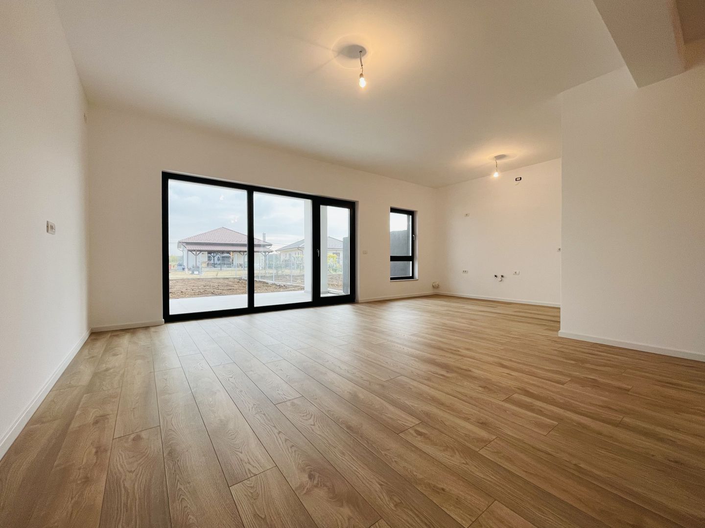 Duplex Ultramodern, impecabil executat | 4 dormitoare & 2 terase - Poză 12