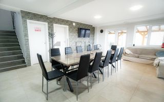 Casa / Pensiune de inchiriat in Baile 1 Mai din Bior - Poză 3