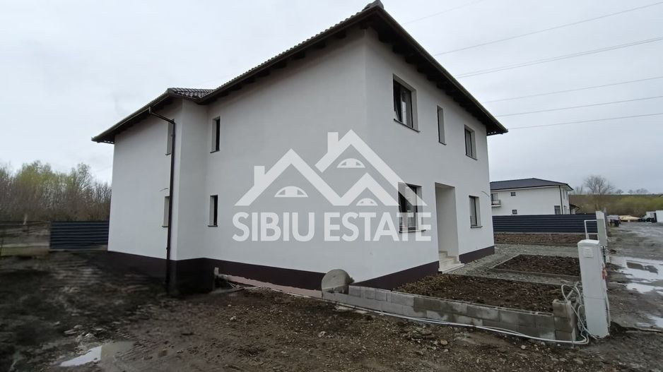 Casa tip duplex  5 camere, teren 400 mp, Selimbar acces usor - Poză 22