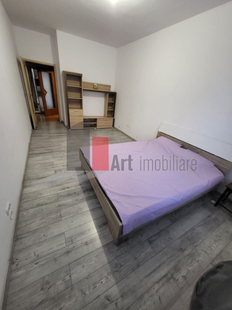 Apartament cu 3 camere de vanzare in zona Straulesti - Poză 3