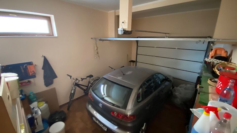 VILA  - ARADULUI. -British - Poză 13