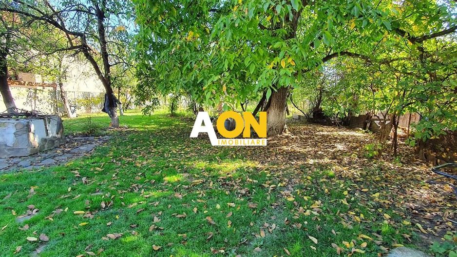 Casa cu 5 camere, 1500 mp teren, Centru. Pretabila pentru muncitori - Poză 2