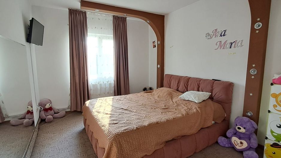 Floresti - Stoenesti, Jud. Giurgiu, vila + garaj + beci, teren 1400 mp - Poză 5