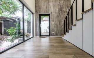 Apartament tip casa, cu gradina proprie, in zona centrala a Aradului - Poză 2