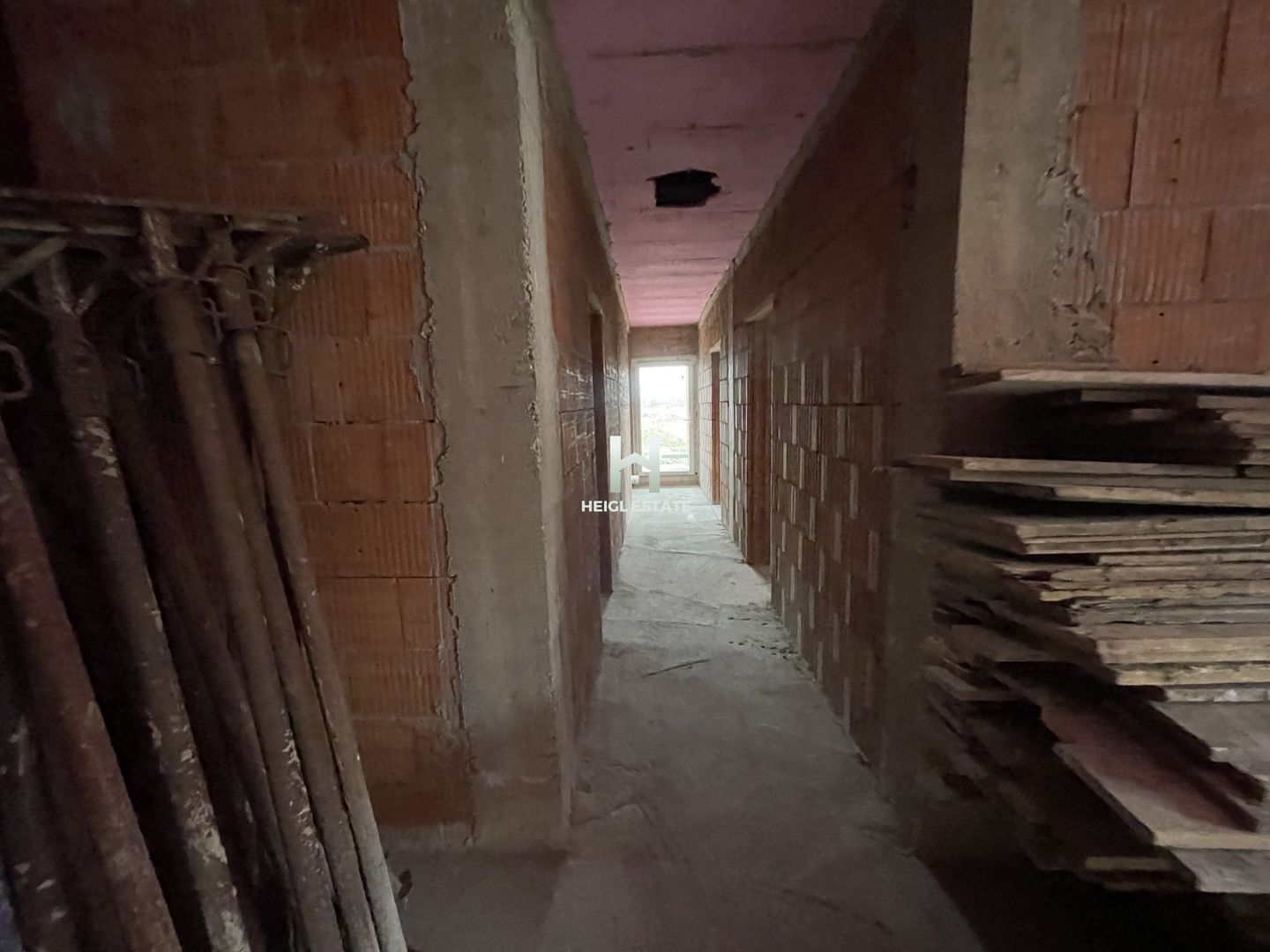 Casa individuala cu 3 camere si gradina mare in Sacosu Turcesc - Poză 3