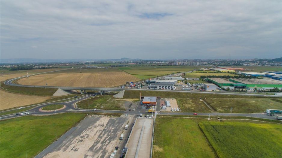 Oportunitate de investitie la DN1, 5.000 mp, zona aeroportului Brasov - Poză 1