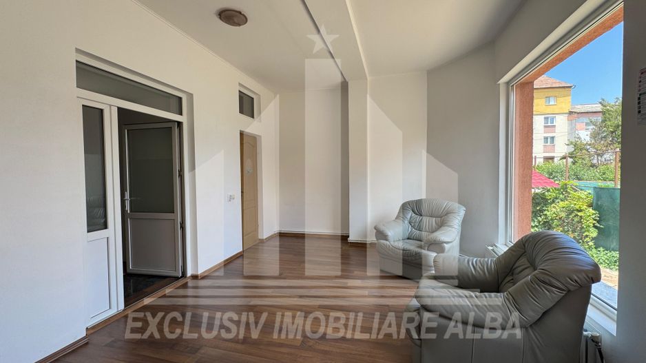 Casa individuala | De inchiriat | 200 mp | 430 mp teren | Cetate - Poză 2