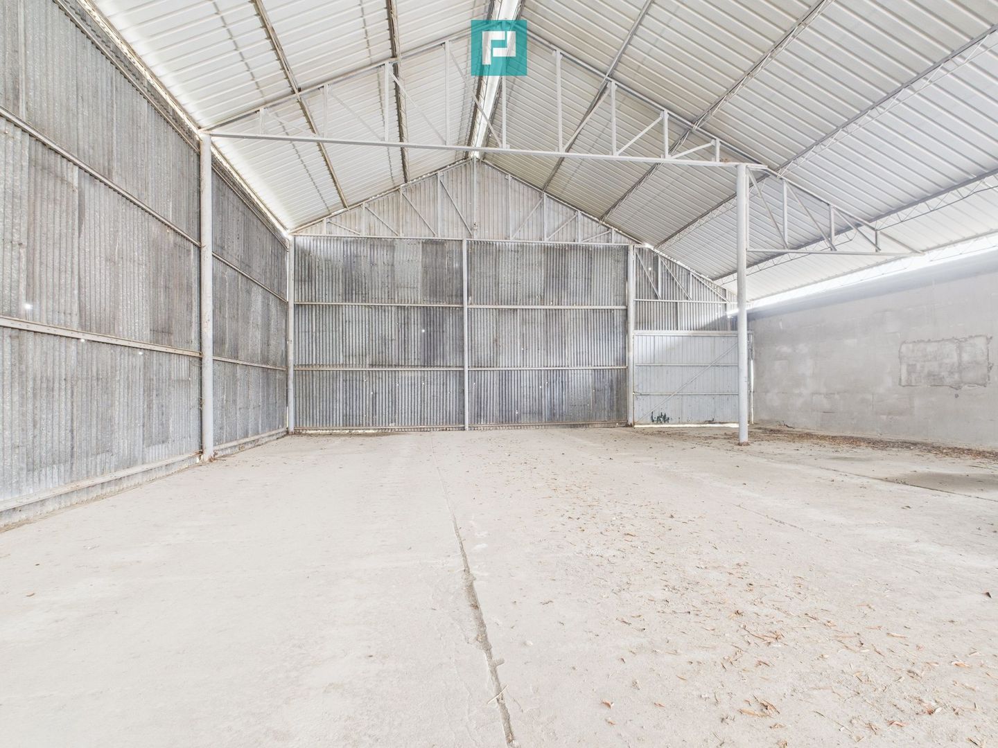 Hală Industrială 360mp cu platformă betonată 330mp - Poză 1