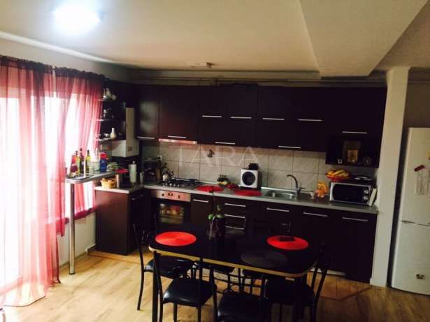 Apartament cu 2 camere de vânzare, Floresti - Poză 2