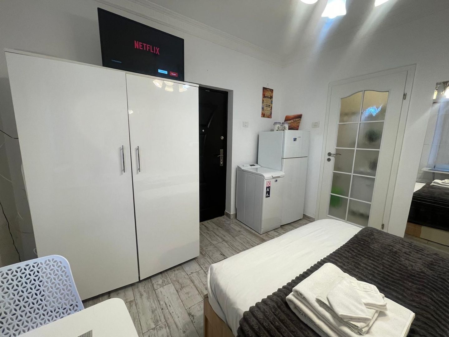 STUDIO DE ÎNCHIRIAT – ZONA Unirii -CENTRALA PROPRIE - Poză 7