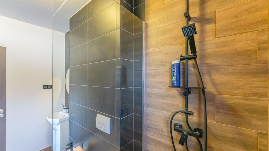 Casă Individuală de Închiriat, Încălzire în Pardoseală, Teren 400 mp - Poză 13