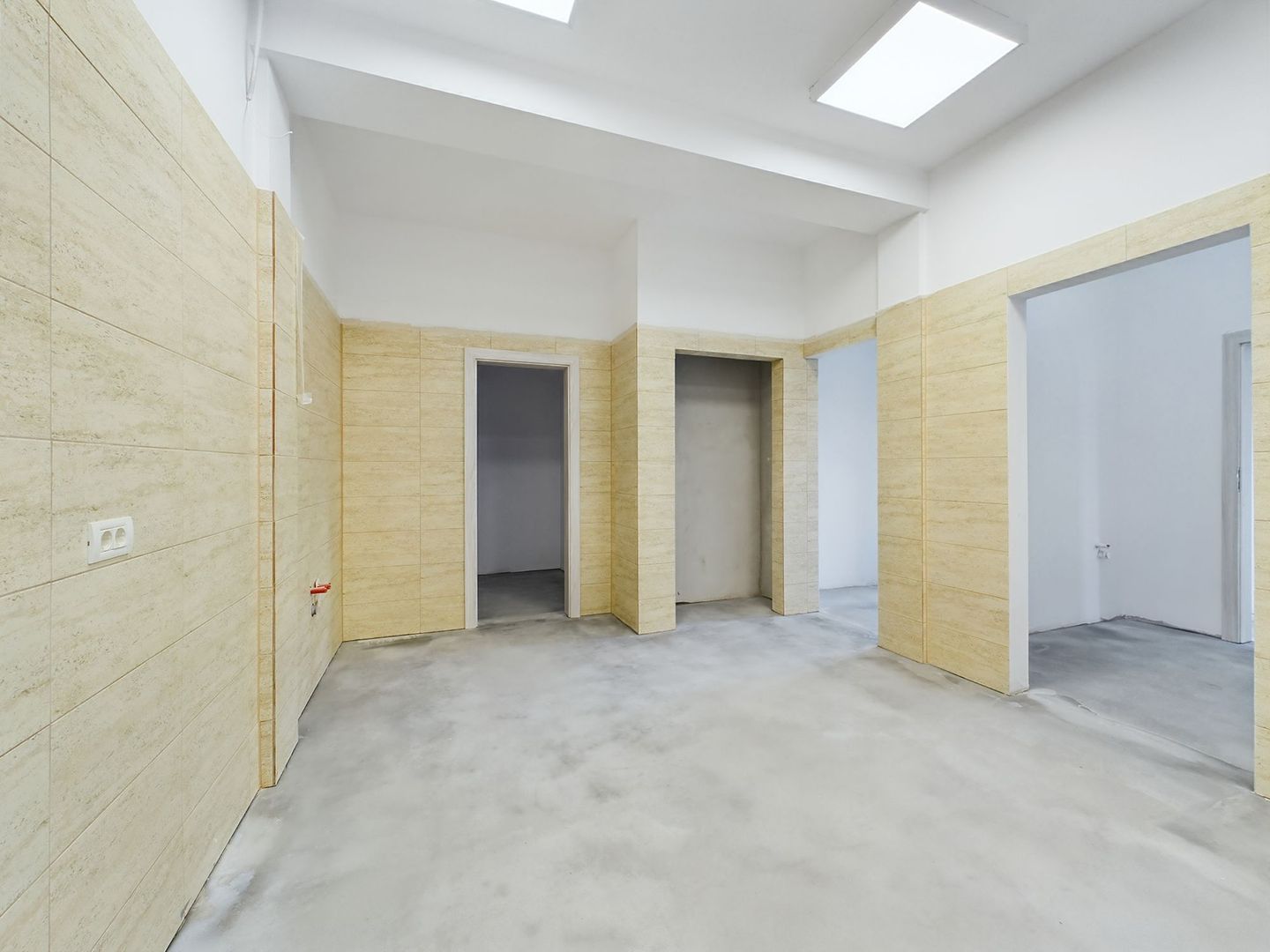 Clădire nouă cu destinație azil de bătrâni - Poză 3