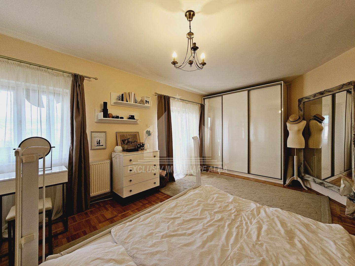 Casa individuala | Pensiune | 550 mp | 1100 mp teren | Cetate - Poză 11