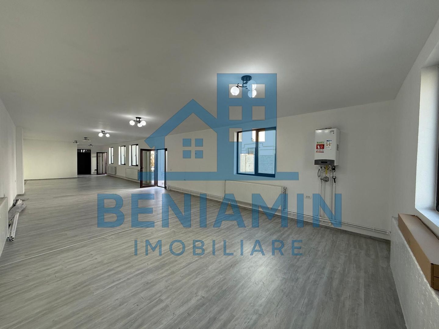 Spatiu comercial sau birouri 220mp-Centru-Pretabilitate mare-parcare - Poză 3