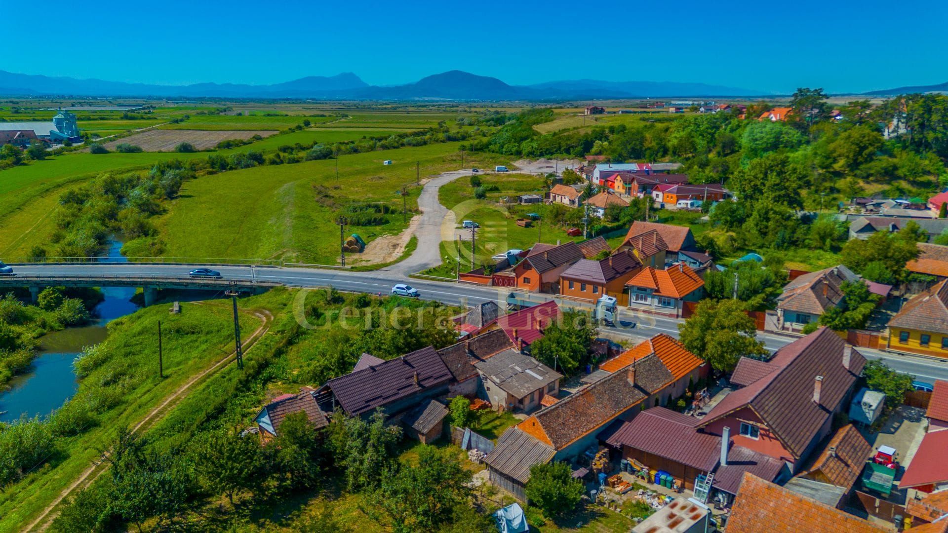 Casa perfecta cu grădină de 1100mp, acces la râu și transport in comun - Poză 12