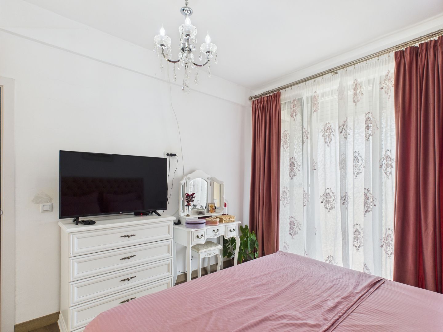 Casa familiala 5 camere, 4 bai, complex nou, Otopeni - Poză 12