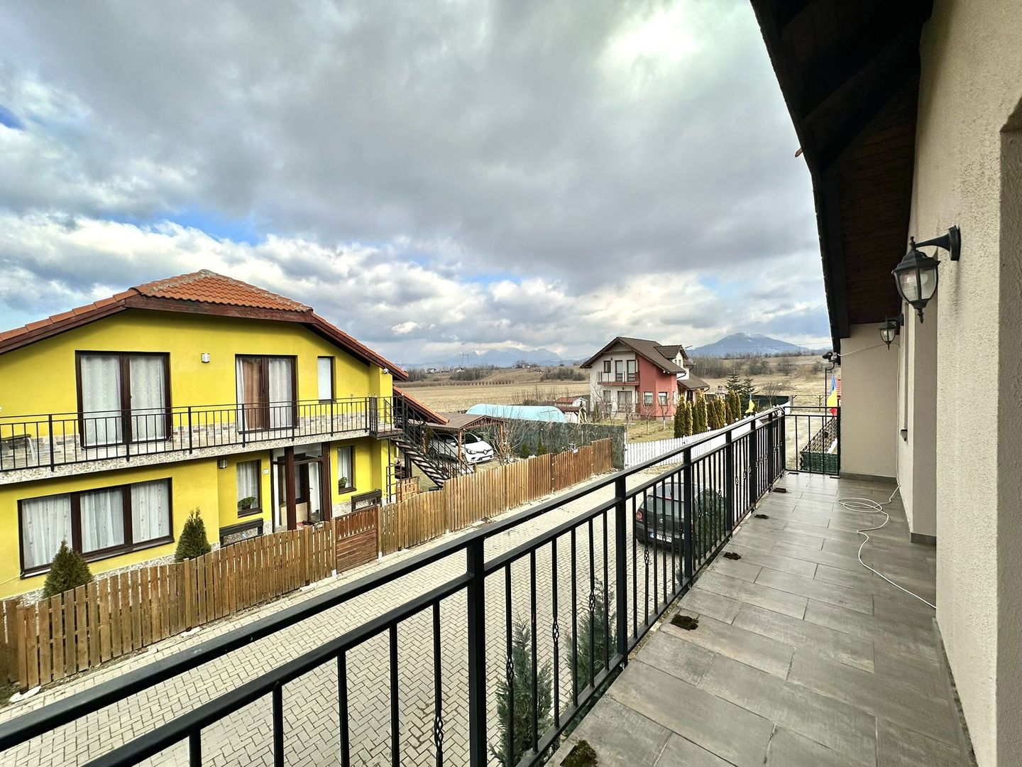 Casă de închiriat – Tohanu Nou, Str. Branului - Poză 22