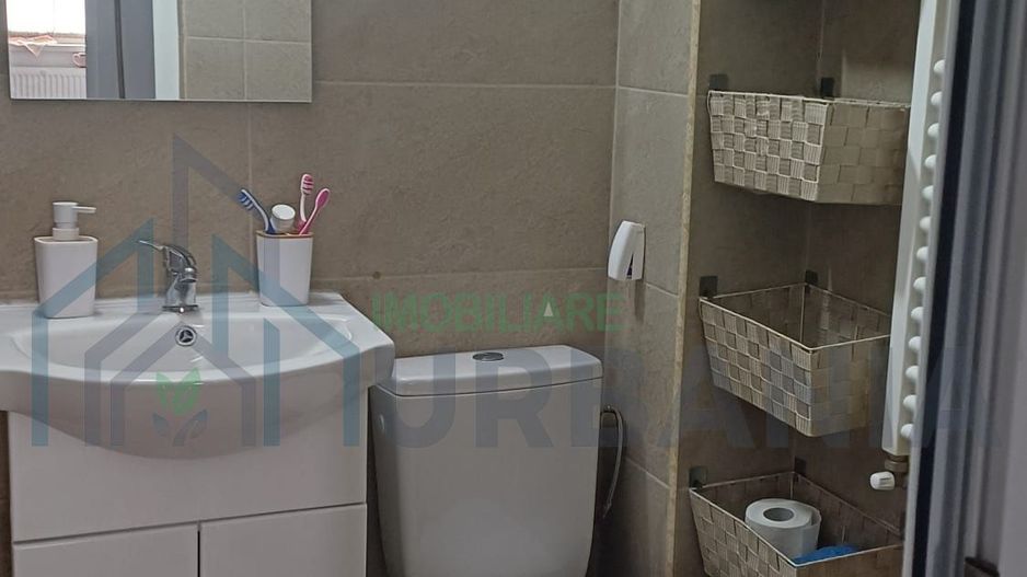 Apartament decomandat, 2 camere, mobilat si renovat, 52 mp, centrul Miroslavei - Poză 1