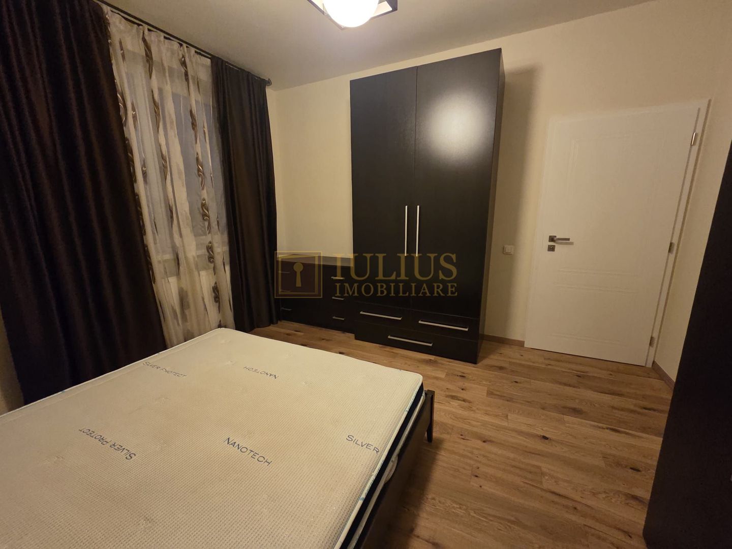 3 camere-107 mp, situat intr-o vila, loc de parcare, centrala gaz - Poză 21