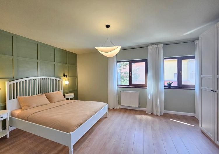 Vila prima Inchiriere 4 dormitoare - Poză 4