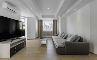 De vanzare apartament stradal Bd. Magheru - Poză 2