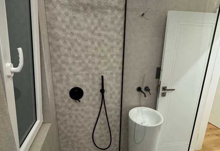 BRASADAS vinde ap finisat, mobilat 2 cam cu loc parcare. - Poză 4