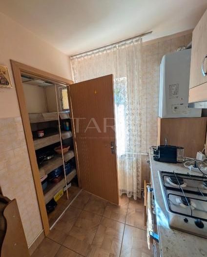 Apartament cu 2 camere decomandate, balcon închis, Piața Zorilor. - Poză 6