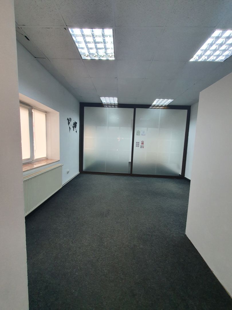 Spatiu comercial 39,22 mp + 18,17 mp pivnita + curte 18 mp - sos. Viilor - Poză 5