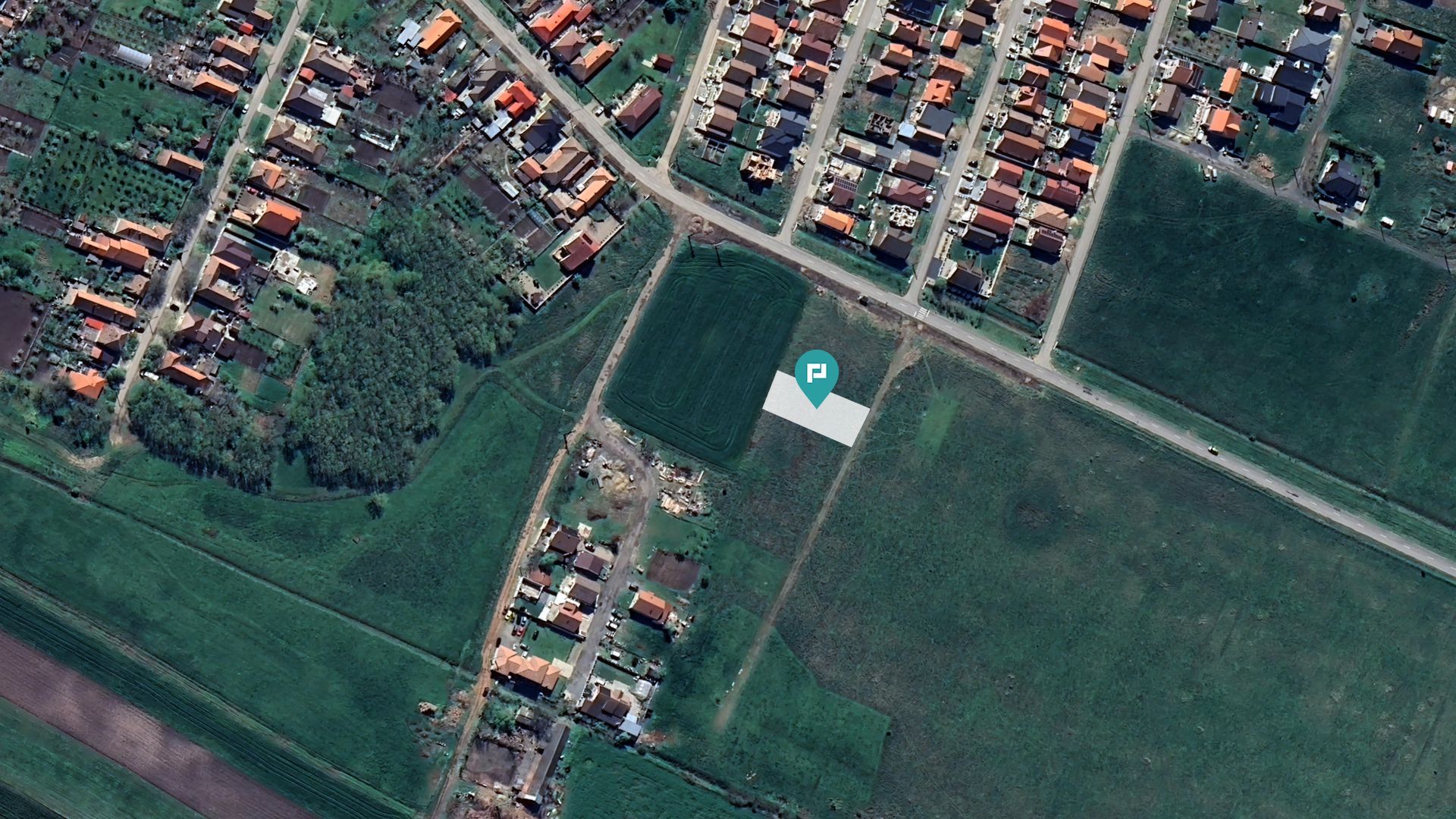 Loc de casa de 494 mp în Livada - Poză 1