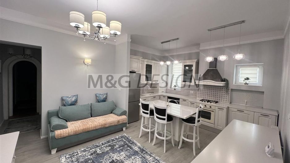 Apartament  deosebit amenajat LUX  boxa curte acces auto CENTRAL - Poză 8