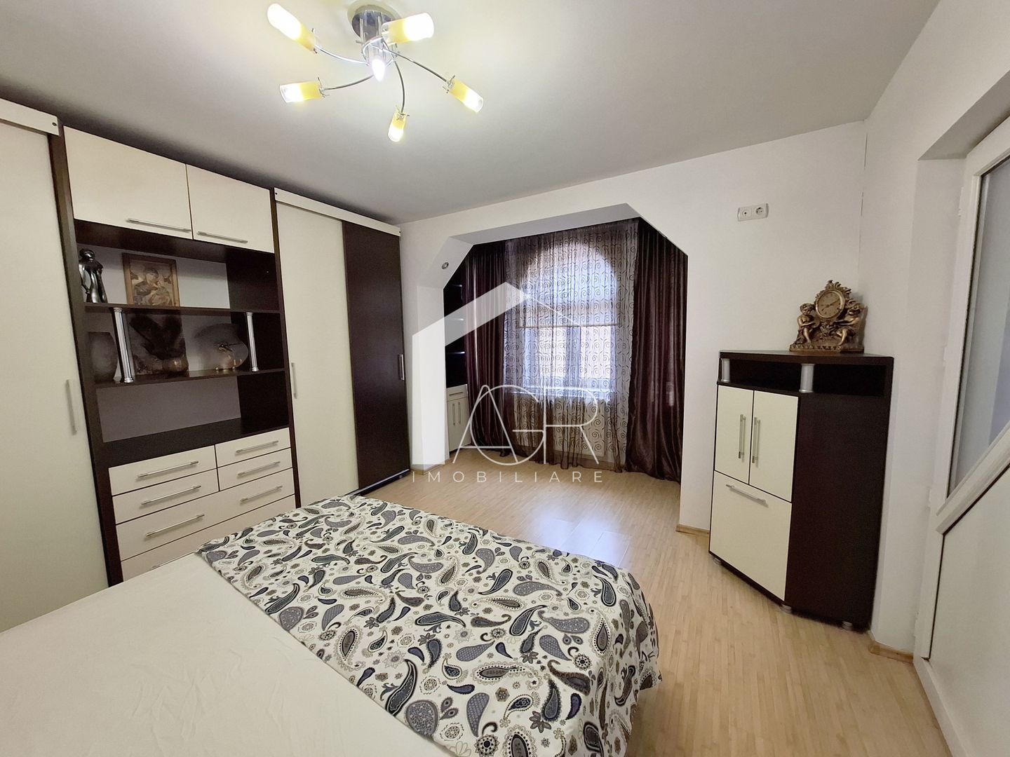 Casa P+M, cu 5 camere, zona Central - Poză 11