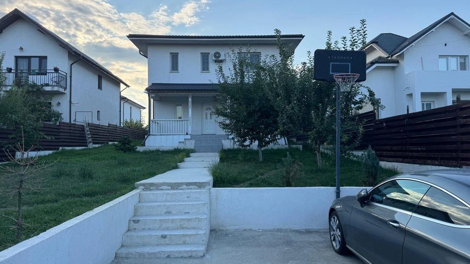Vând casă lângă lacul Crevedia, complet mobilată și utilată, plus magazie - Poză 1