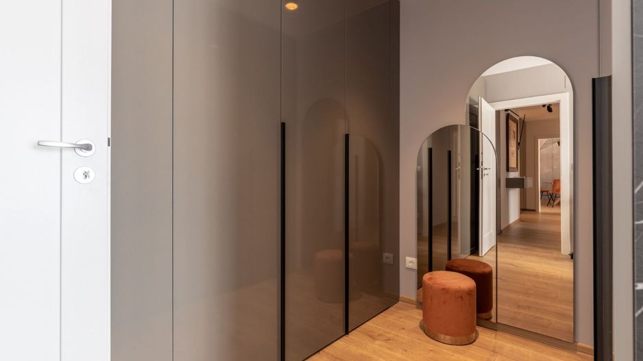 Inchiriem apartament 3 camere mobilat utilat lux cu parcare subterana - Poză 8