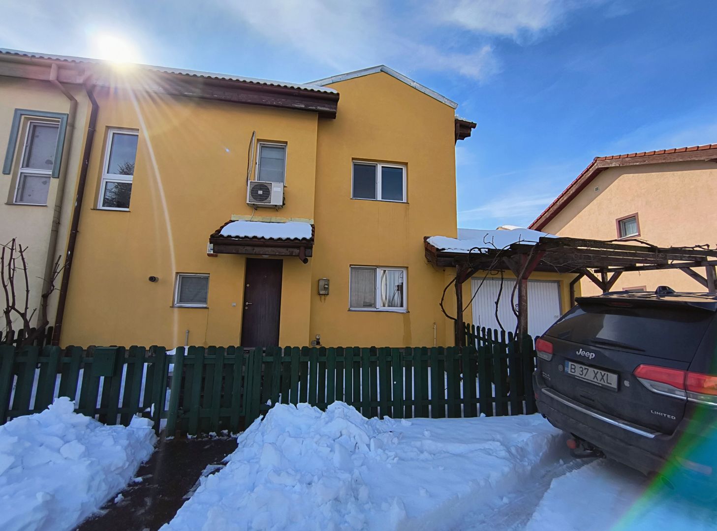 Vila Complex The CLASS,- rond OMV Pipera- curte - garaj - Poză 1