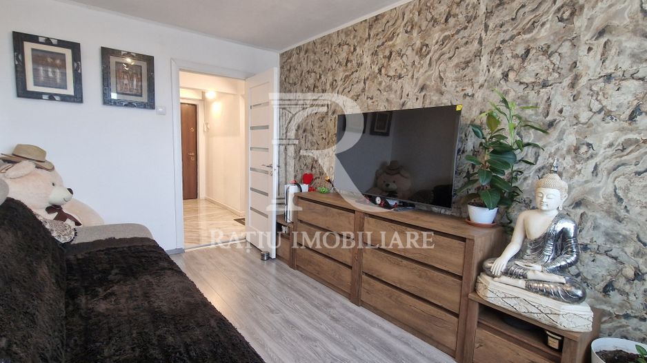 Apartament cu 3 camere | Ascensor | Rogerius | Oradea - Poză 12