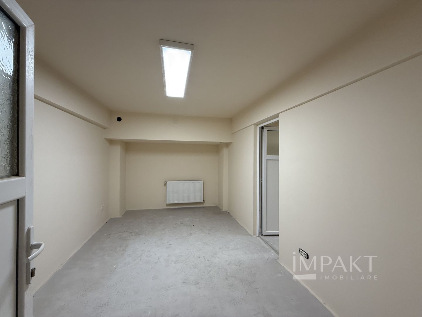 Spatiu de 450 m2 Piata Cipariu, ideal depozit curierat, arhivare, etc - Poză 2