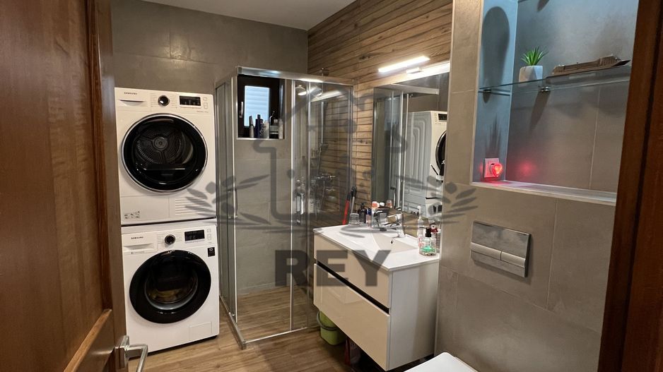 Casă de tip triplex la vânzare 6 camere /Șelimbăr /Secția 1 de Poliție - Poză 22