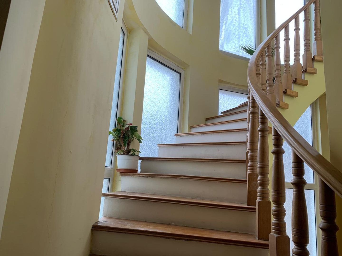 Casa versatila   P+E+M in zona  isorica Sinaia - Poză 4