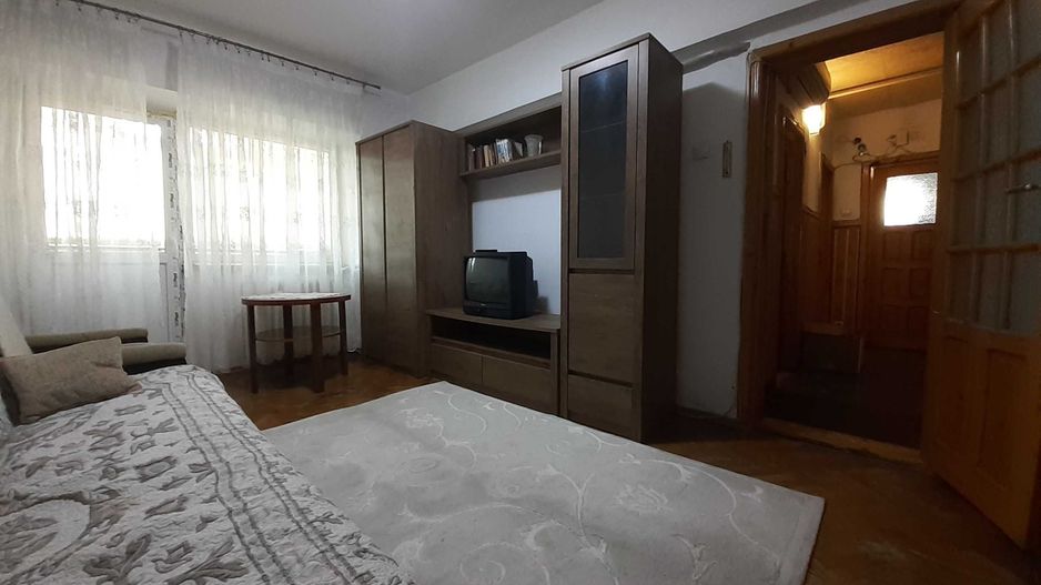 Apartament 2 camere-Dec.- etaj 3-360euro-Nicolina - Poză 1