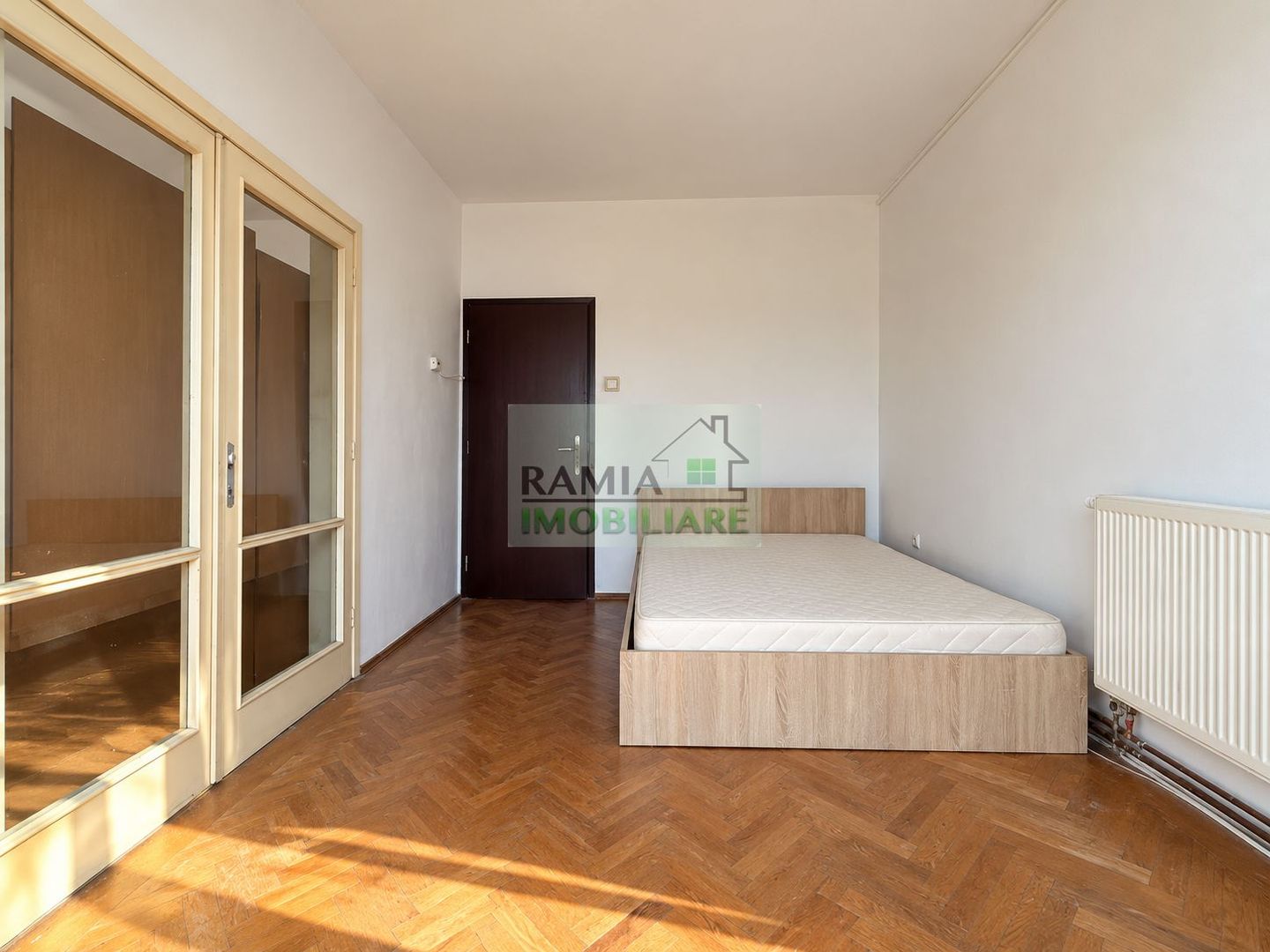 Apartament 2 camere decomandat, parcare, Tractorul - Poză 5