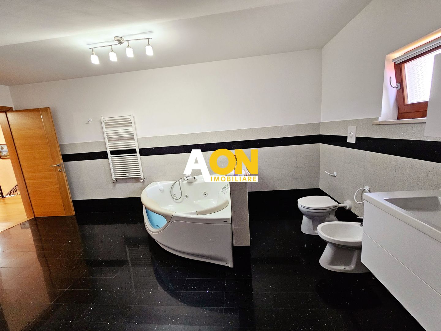 Casa 7 camere, garaj dublu, finisaje lux, 629 mp teren,zona Prefectura - Poză 24