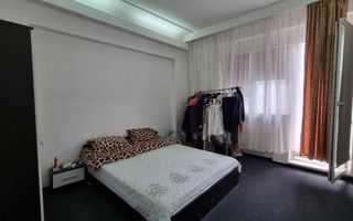 98mp // Langa Piata Victoriei // Luminos - Poză 3