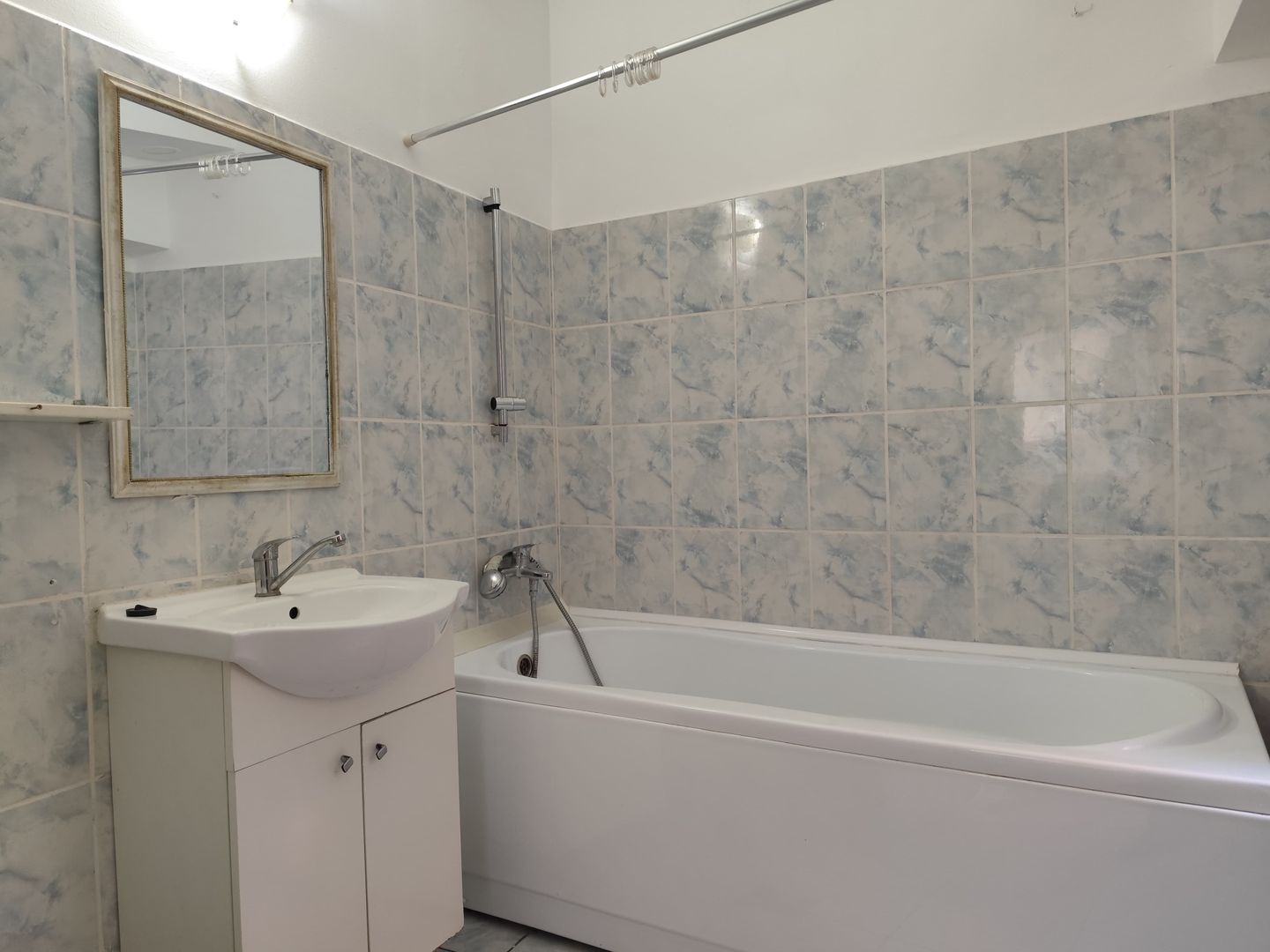 Inchiriere apart. 4 cam. Ultracentral, pe str. Iosif Vulcan, Oradea - Poză 14