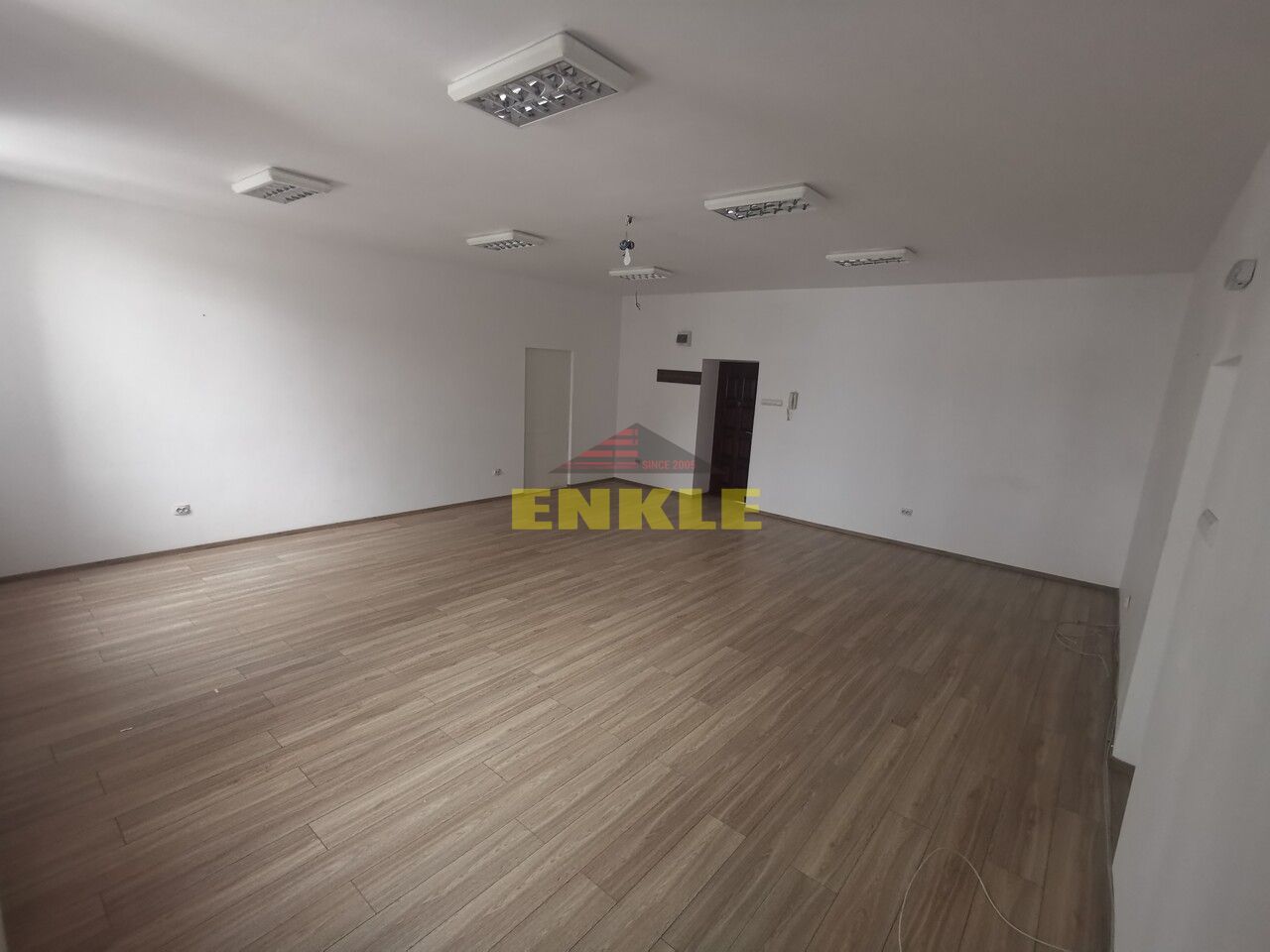 Spatii comerciale ,zona Calea Nationala/Kaufland renovate in totalitate - Poză 2