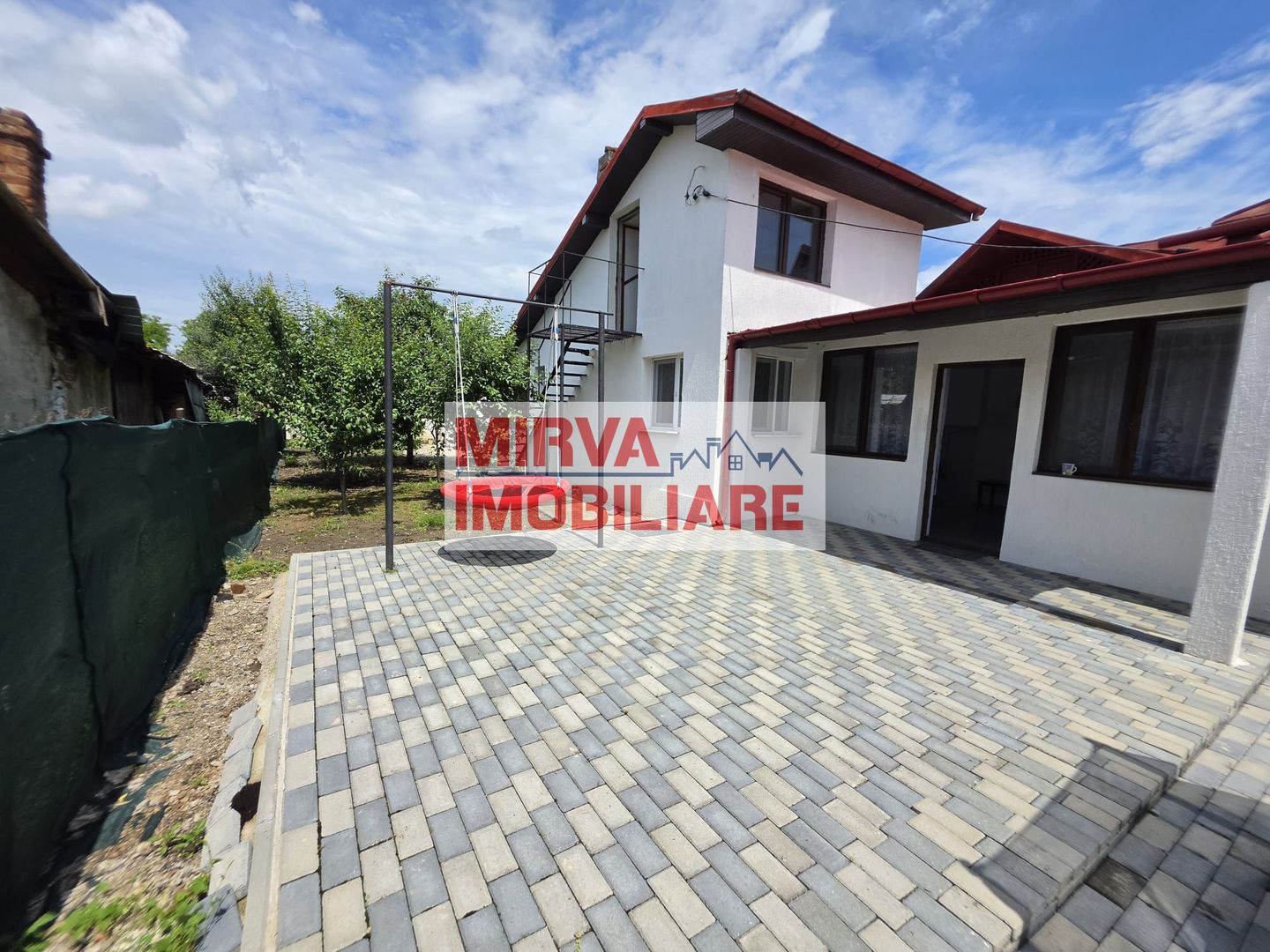 🏡 Casă renovată cu 6 camere, teren 557 mp – Berceni, Prahova - Poză 29