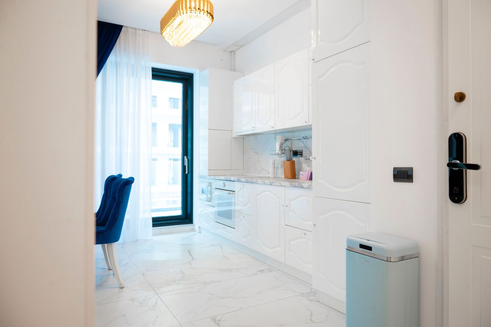 Apartament premium cu terasă mare și vedere la mare – Sea On - Poză 9