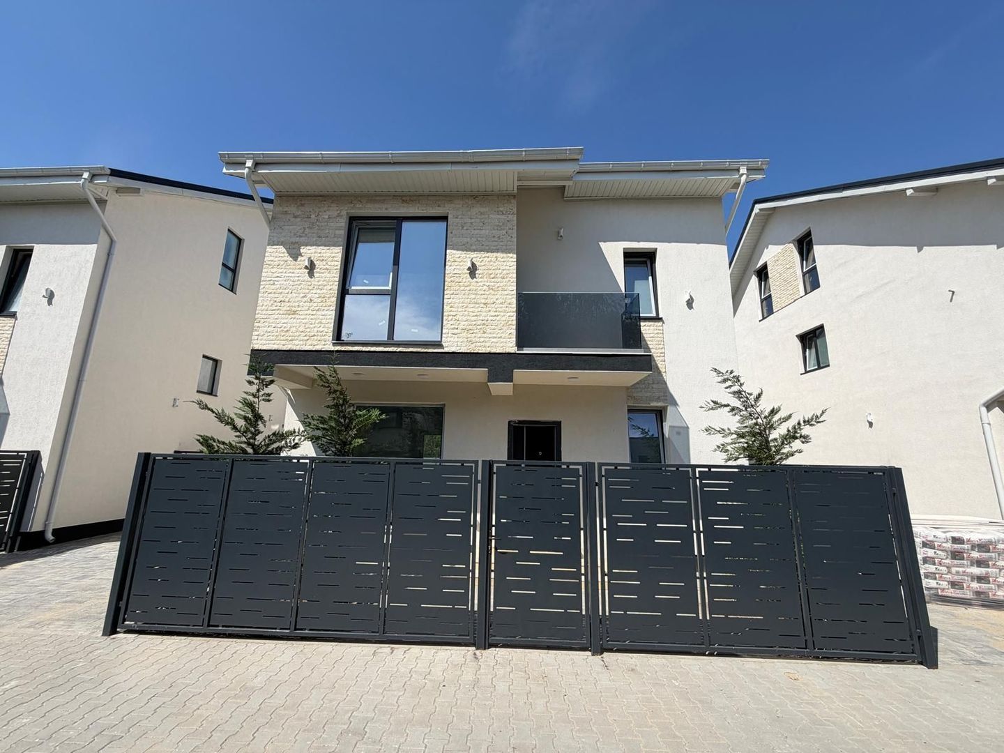 CASA INDIVIDUALA- 4 CAMERE, TOATE UTILITATILE, TEREN 240 MP, COMIS 0% - Poză 21