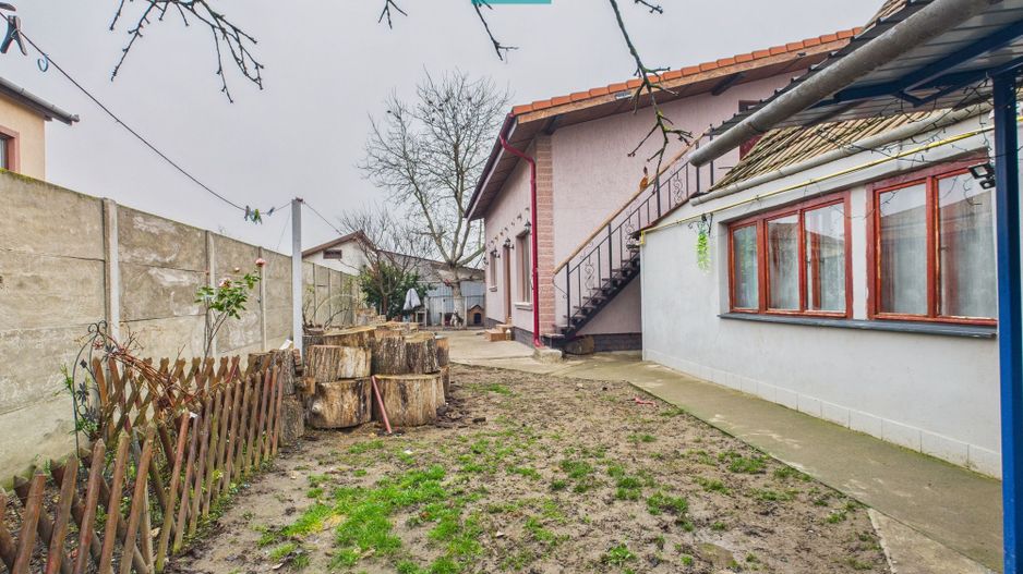 Două case pe un teren generos în Ghiroda - Poză 20