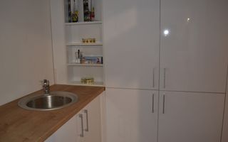 Studiou langa medicina cu scara interioara - Poză 11