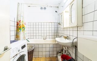 Apartament spațios 3 camere, central - Poză 12